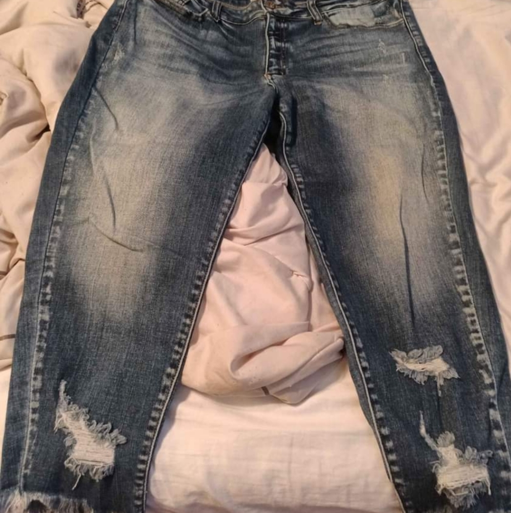 KanCan distressed hem jeans